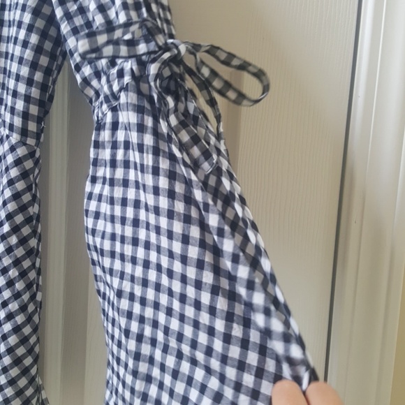 Black &White Check Cold Shoulder  Loft Top - Picture 2 of 7